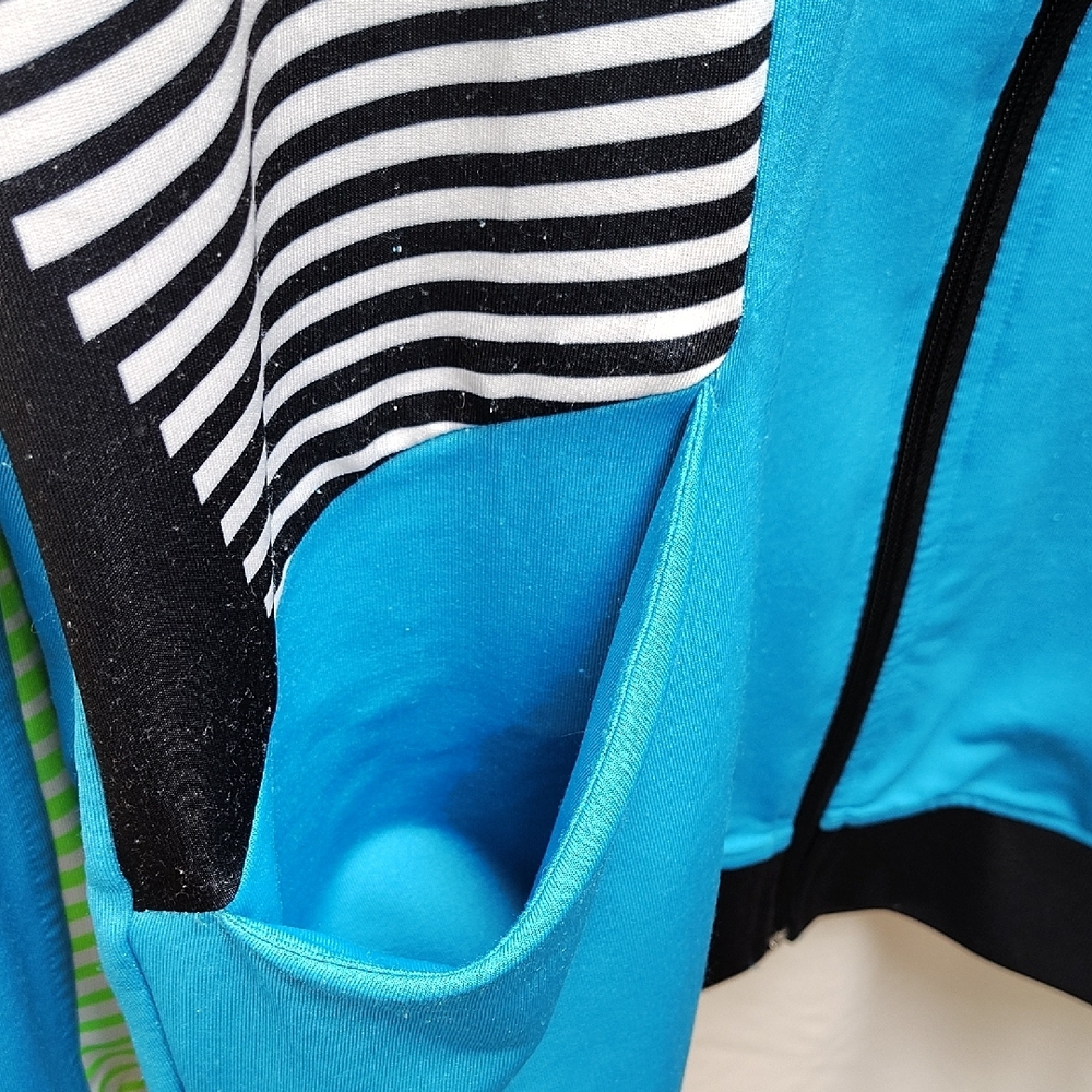 Zumba Fitness Blue and Green Lightweight Jacket - Picture 8 of 13